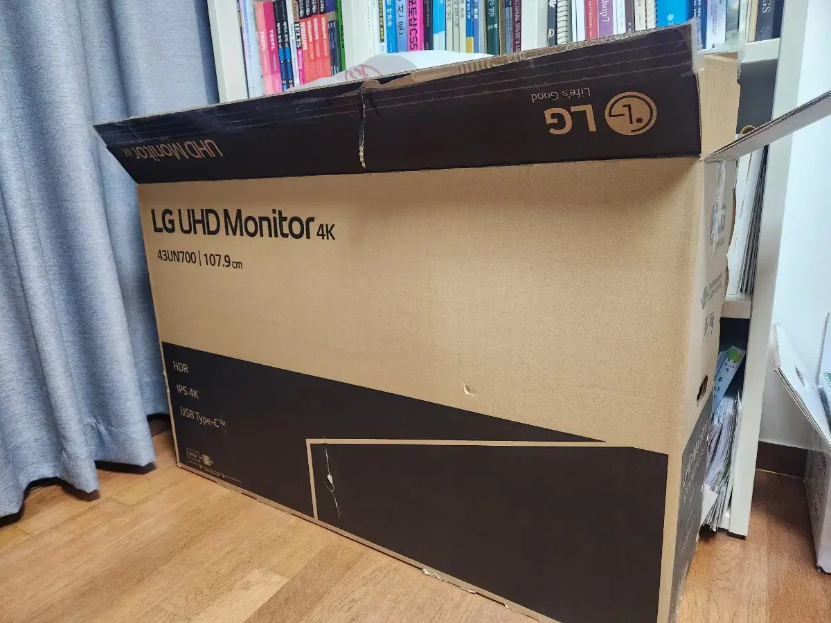 LG 43UN700 4K 모니터